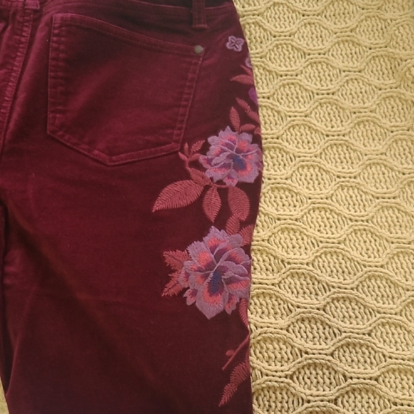 Sundance Posh Velveteen Embroidered Jeans in 'Boysenberry' - Size 27 - Picture 6 of 10